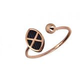 Anillo en plata del y pelo de jirafa bañado en oro rosa con forma de escudo