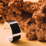 Brazalete con pelo de jirafa y plata con 2 motivos centrales