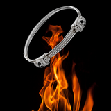 Pulsera con hilos en plata y nudos corredizos